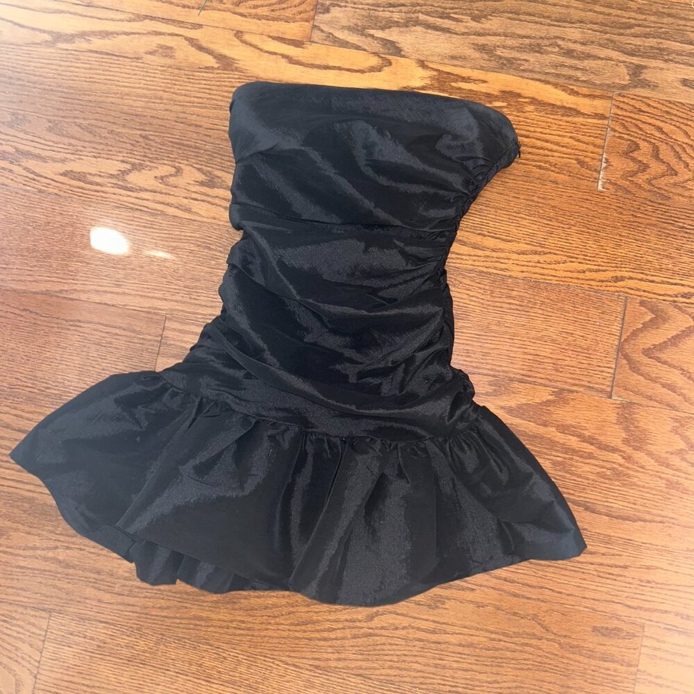 Do+Be Ruched Strapless Black Bubble Hem Cocktail … - image 2